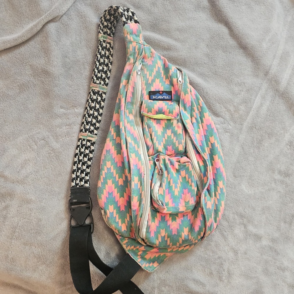 Kavu Rope Sling Crossbody Bag Colorful Pink Blue Geometric Preowned Travel